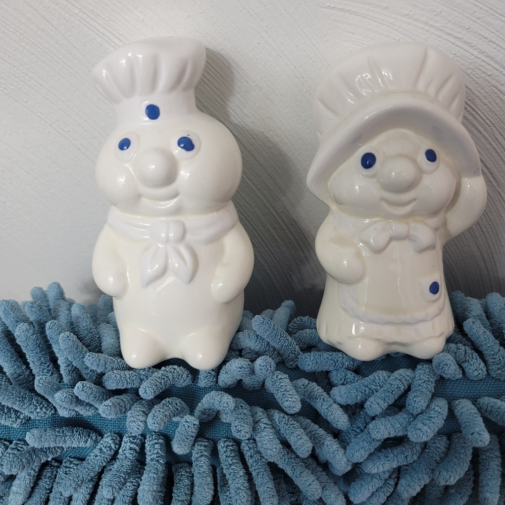 Vintage. Pillsbury Poppin' and Poppie Salt and Pepper Shakers